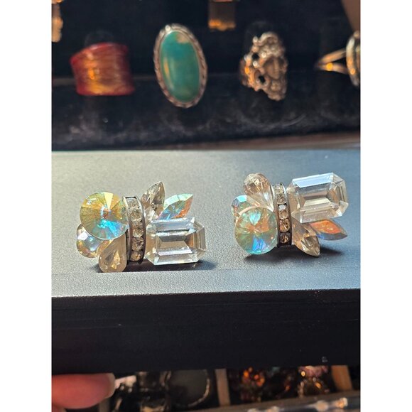 Vintage Aurora Borealis Rhinestone Clip-On Earrings 1.5" - Picture 3 of 9